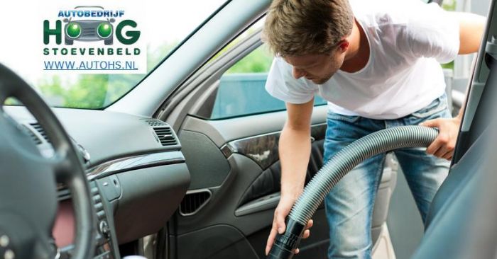 Autobekleding reinigen: schoonmaken van je auto en auto stoelen